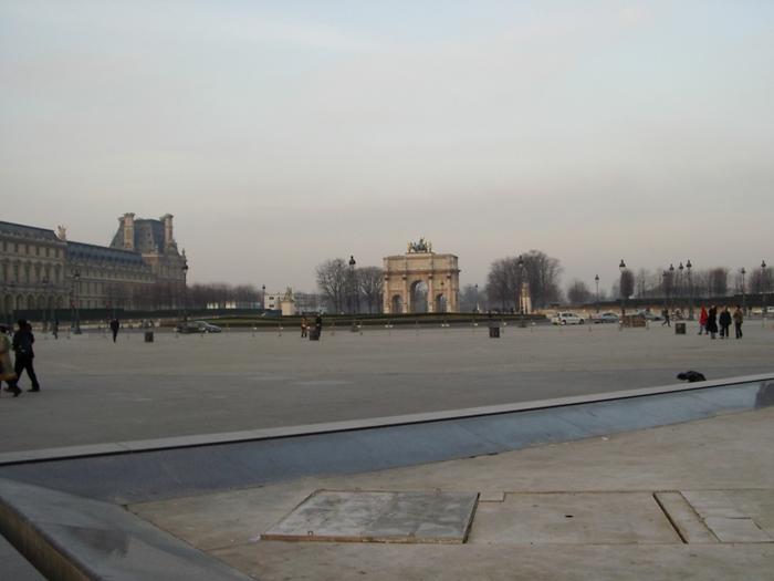Louvre Plaza